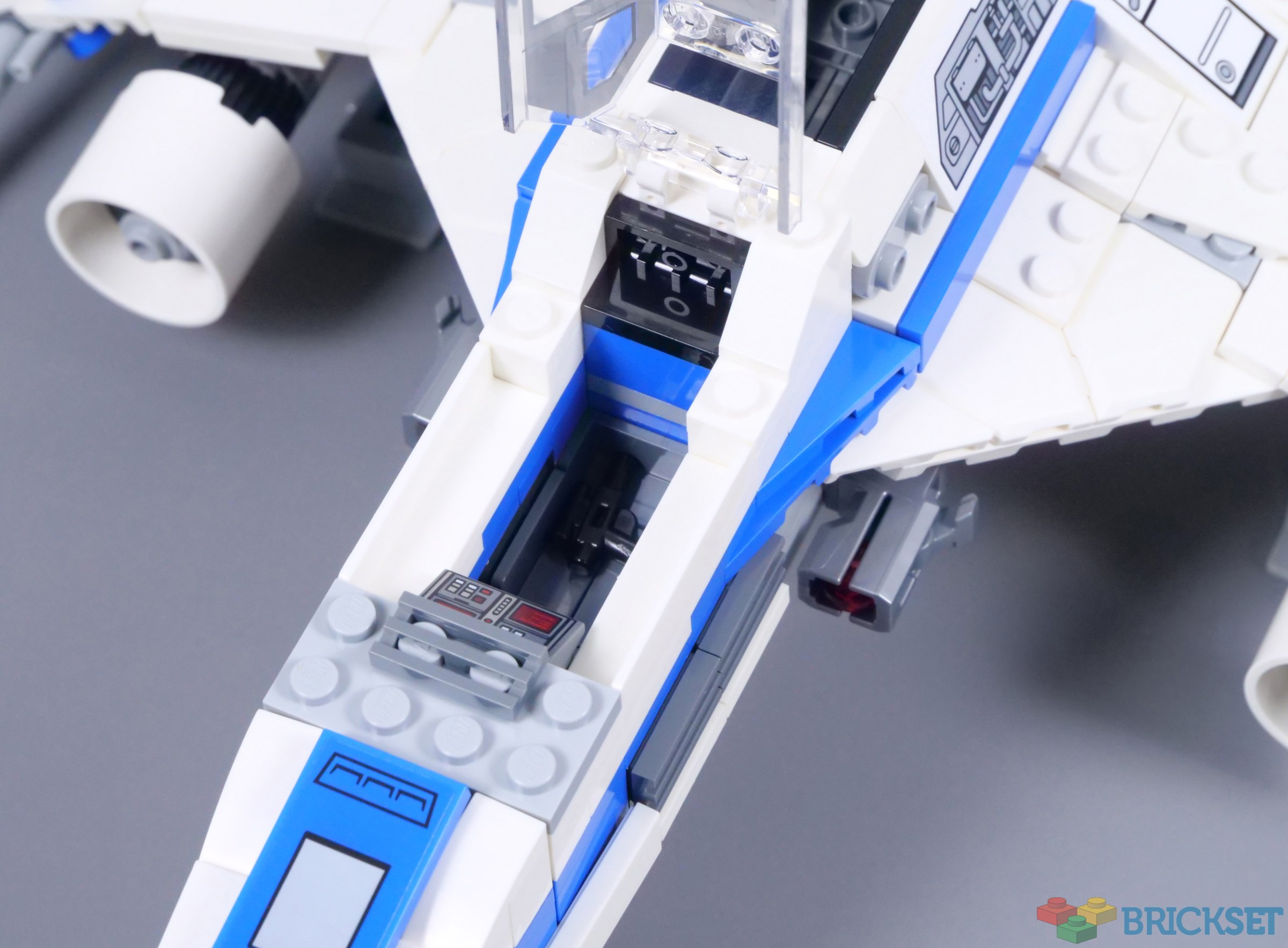 月　角丸め LEGO Star Wars 75364 New Republic E-wing vs. Shin Hati's